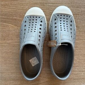 Native Jefferson Pigeon Gray Slip-Ons